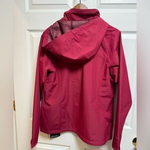 Eddie Bauer Women's Berry Hooded Packable Rainfoil Jacket